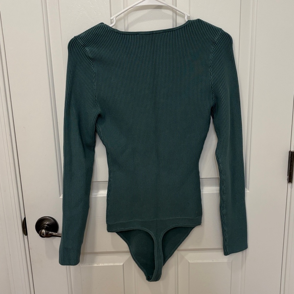 NWOT Abercrombie & Fitch Long-Sleeve Ottoman Squareneck Bodysuit in Green - Picture 3 of 6
